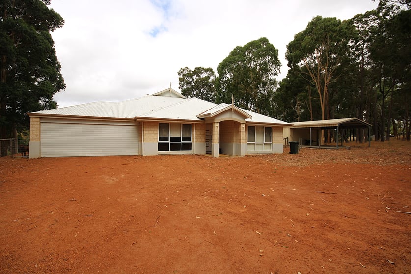 Click to view all images 167 Goldfields Road Upper Capel WA 6239 - Image 1
