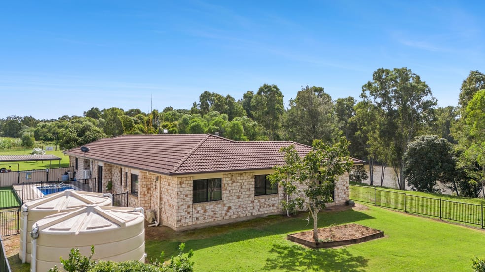 Click to view all images 181 Burtons Road Antigua QLD 4650 - Image 2