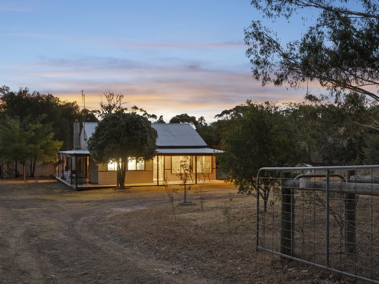 Click to view all images 2798 Merton-Euroa Road Merton VIC 3715 - Image 2