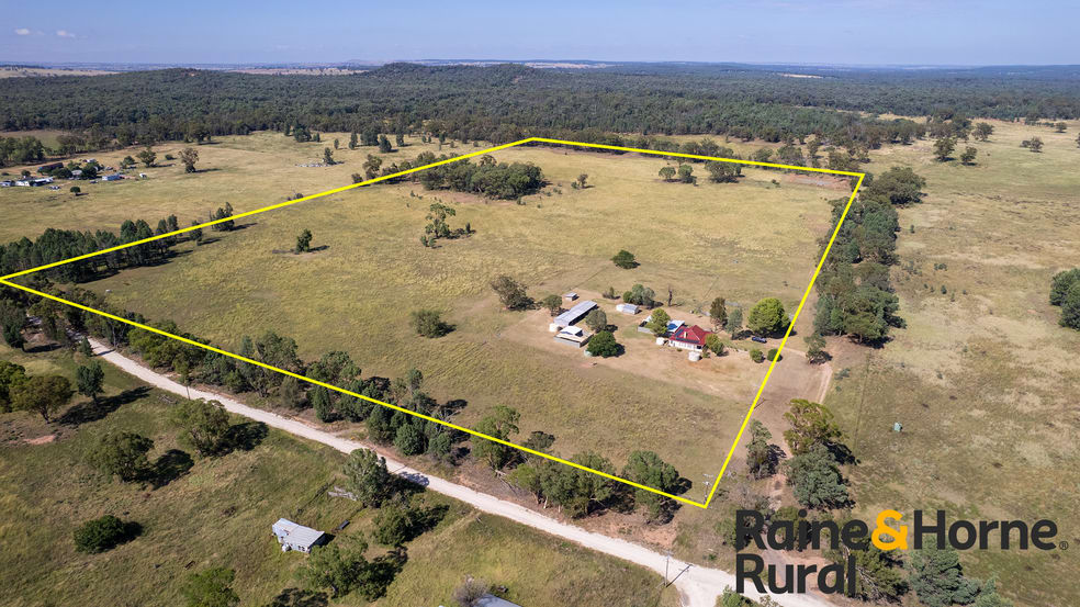 Click to view all images 84 Barbigal Street Elong Elong NSW 2831 - Image 2