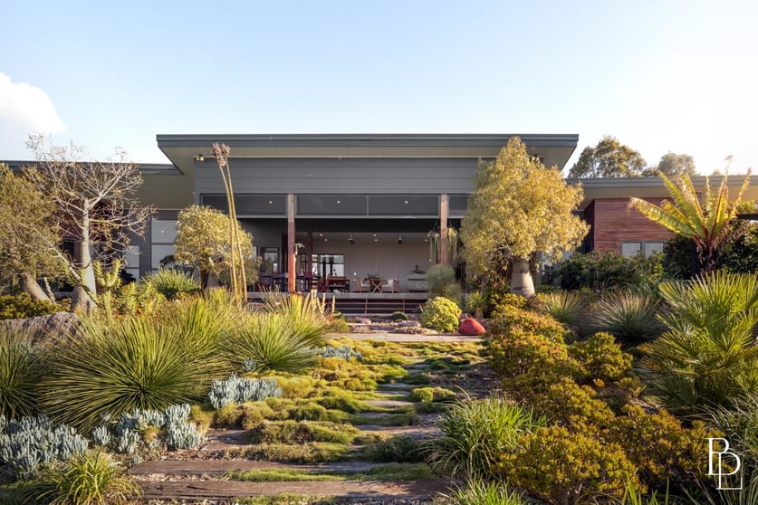 Click to view all images 17 Greenmeadow Lane Nowra Hill NSW 2540 - Image 2