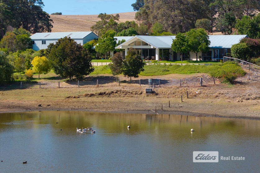 Click to view all images 179 King Spring Road Thomson Brook WA 6239 - Image 2