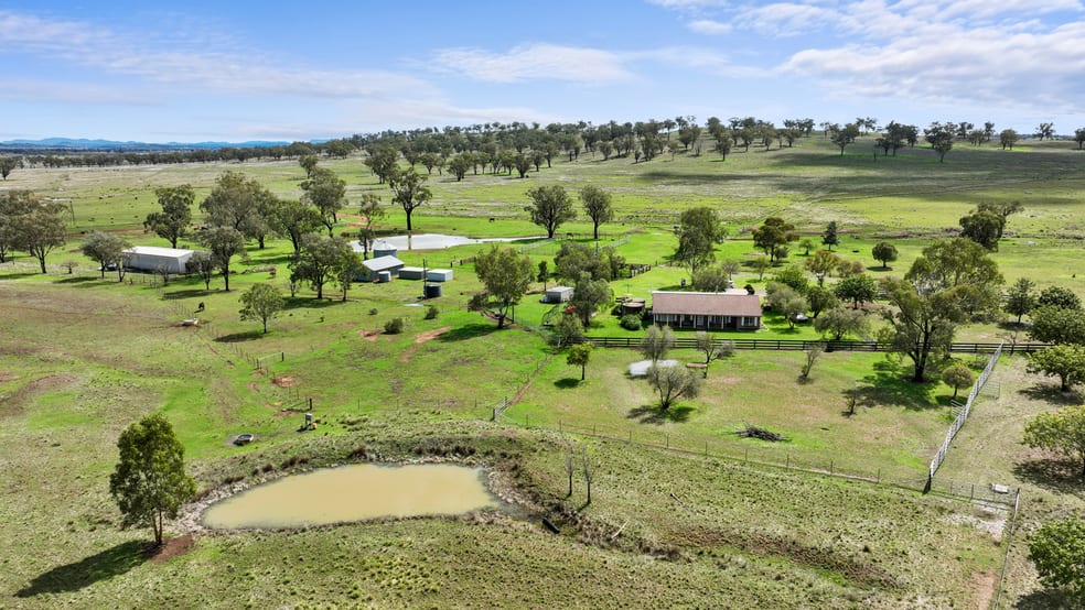 Click to view all images "Bimbadeen" 1174 New Winton Rd Tamworth NSW 2340 - Image 2