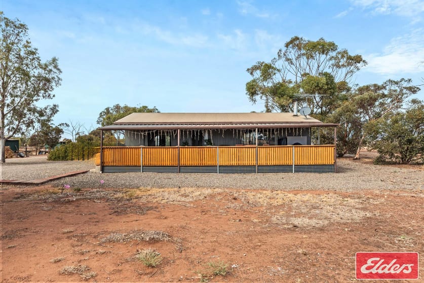 Click to view all images 565 Callahan Road Reeves Plains SA 5502 - Image 2