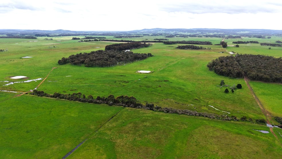 Click to view all images 327 Lilydale Road Youngs Siding WA 6330 - Image 2