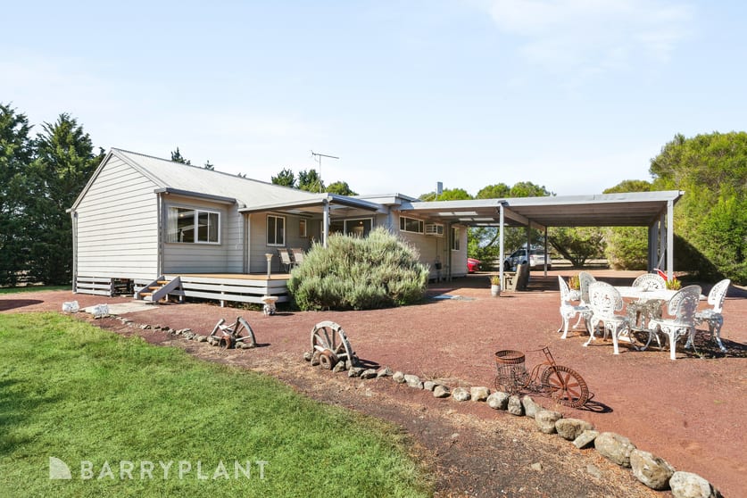 Click to view all images 69-71 Simons Hill Road Darraweit Guim VIC 3756 - Image 2