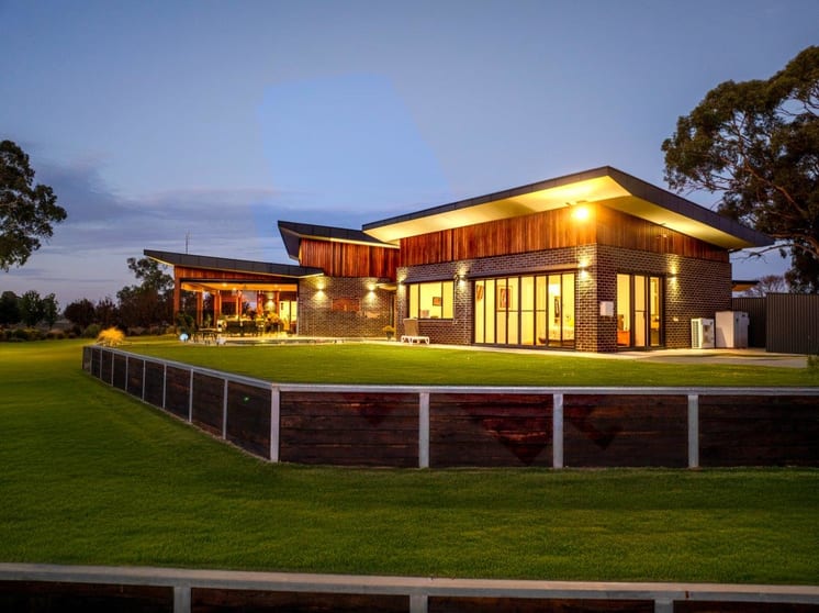 Click to view all images 659 Perricoota Road Moama NSW 2731 - Image 2