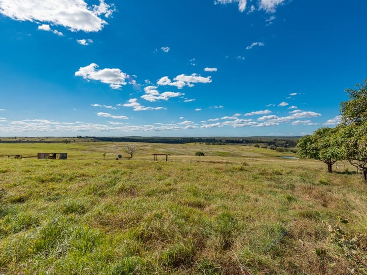 Click to view all images 286 Huxley Road North Isis QLD 4660 - Image 3