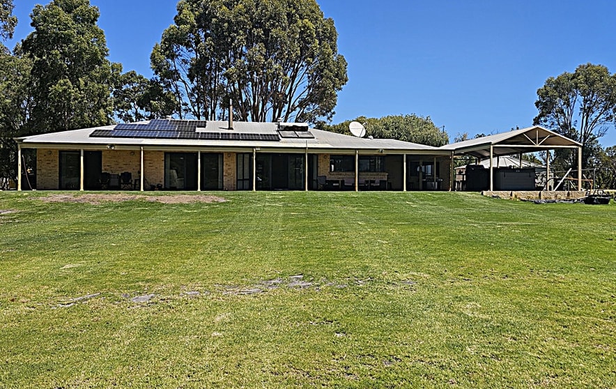 Click to view all images 986 Old Bunbury Road West Coolup WA 6214 - Image 3