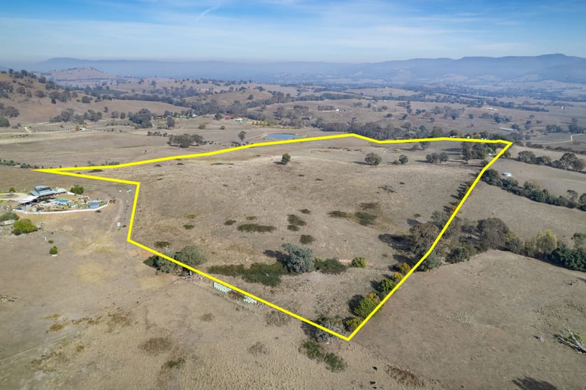 Click to view all images 43A Schilg Lane Staghorn Flat VIC 3691 - Image 2
