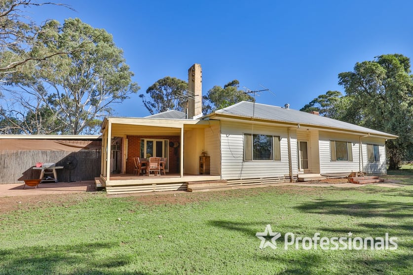 Click to view all images 179 Cowra Station Road Wargan VIC 3505 - Image 3