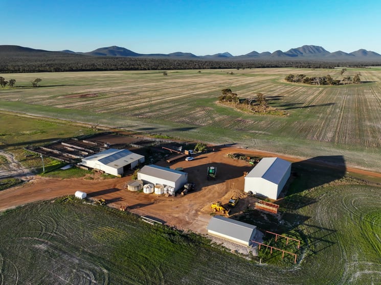 Click to view all images 712 View Range Road Kendenup WA 6323 - Image 2