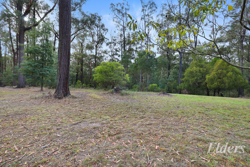 Click to view all images 20 Bridge Road Crossover VIC 3821 - Image 3