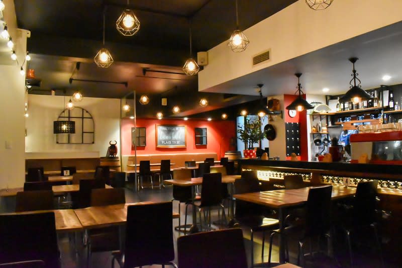 Click to view all images Food, Beverage & Hospitality business for sale in Wollongong - Image 1