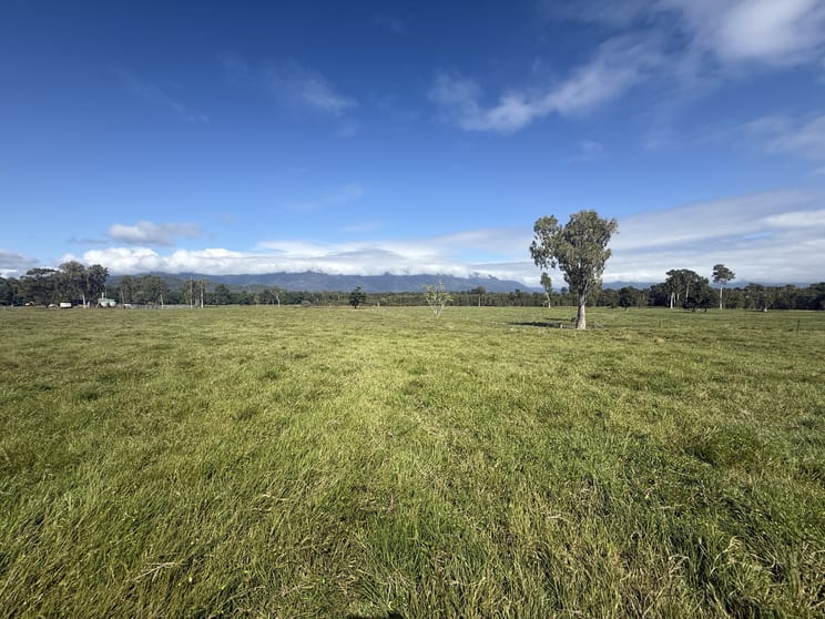 Click to view all images Ellerbeck QLD 4816 - Image 1