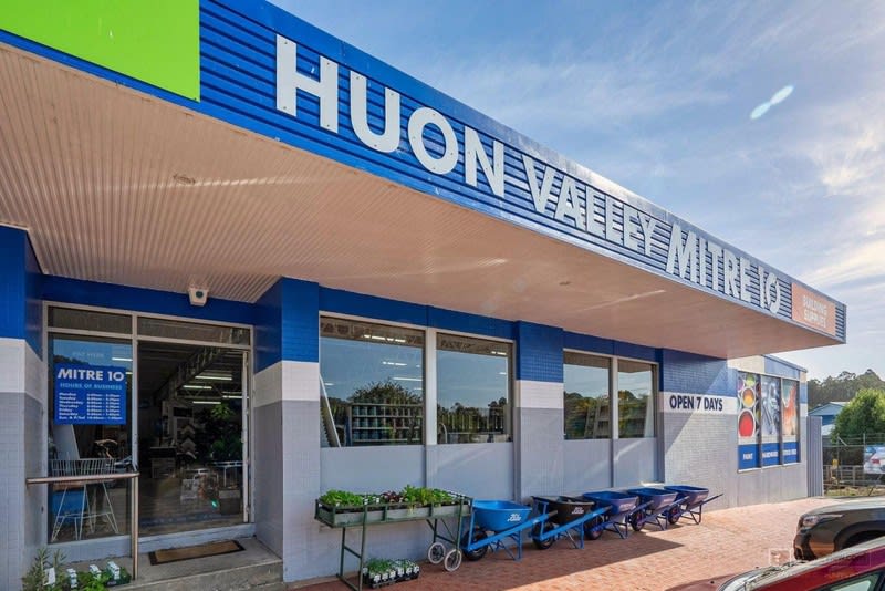 Click to view all images Homeware & Hardware business for sale in Geeveston - Image 1
