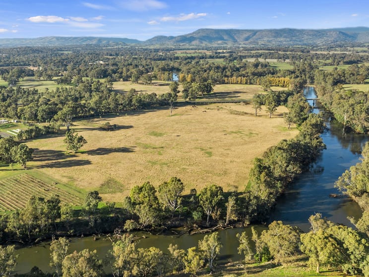 Click to view all images 1 Tierney Street Seymour VIC 3660 - Image 2