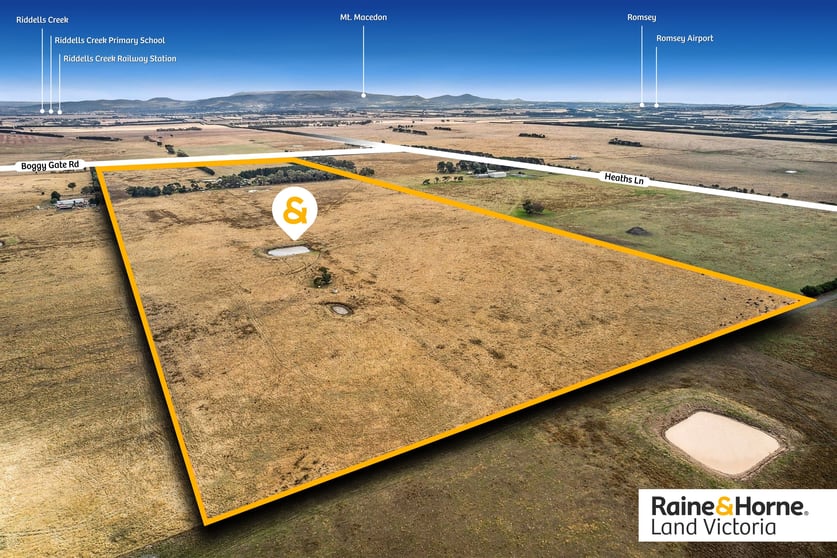 Click to view all images 472 Boggy Gate Road Clarkefield VIC 3430 - Image 3