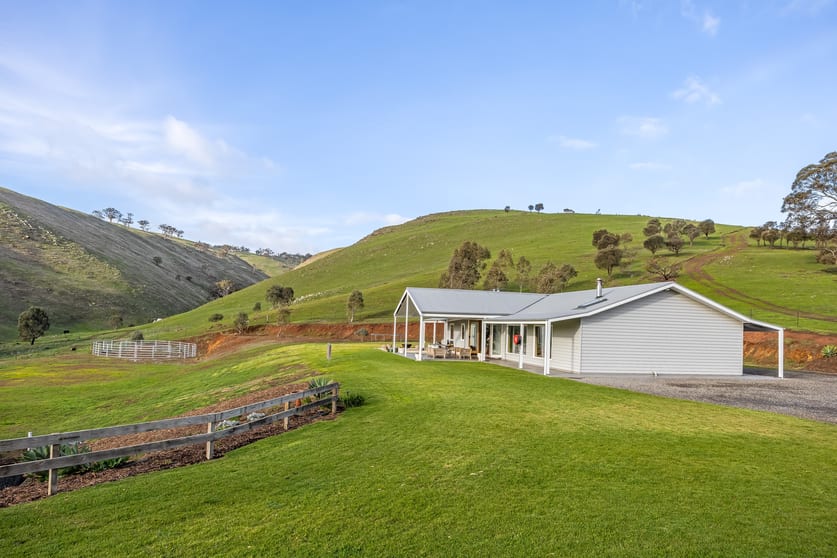 Click to view all images 147E The Glen Road, Rockleigh via Harrogate SA 5244 - Image 1