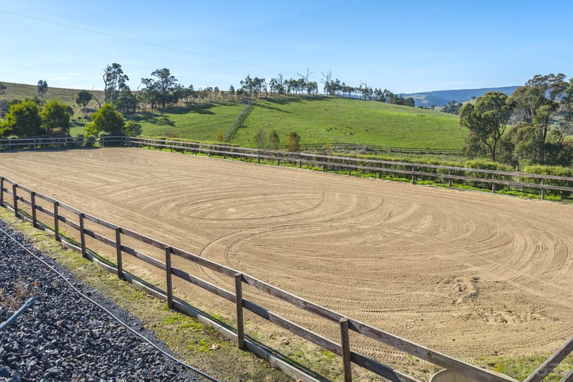 Click to view all images 216 Clonbinane Road Wandong VIC 3758 - Image 3
