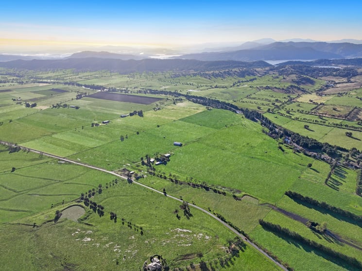 Click to view all images 854 Segenhoe Road Segenhoe NSW 2337 - Image 3
