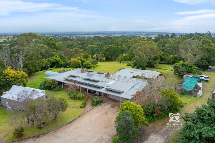 Click to view all images 185 Rosherville Road Metung VIC 3904 - Image 1