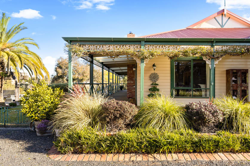 Click to view all images 140 Palmer Road Sunbury VIC 3429 - Image 2