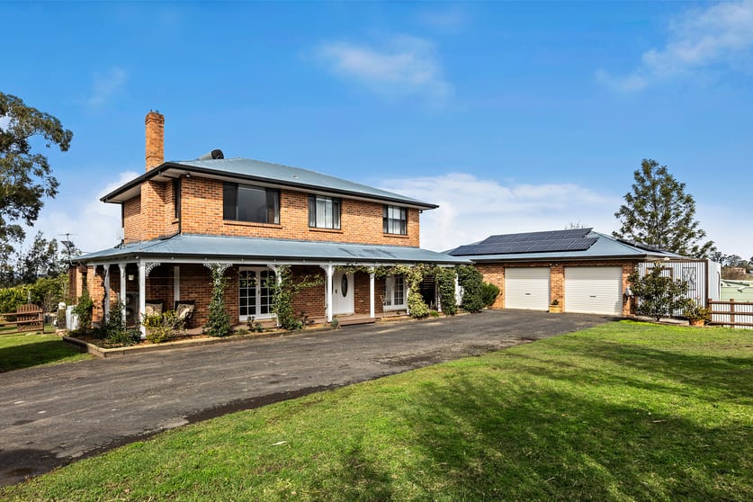 Click to view all images 10 Uralla Road East Kurrajong NSW 2758 - Image 1