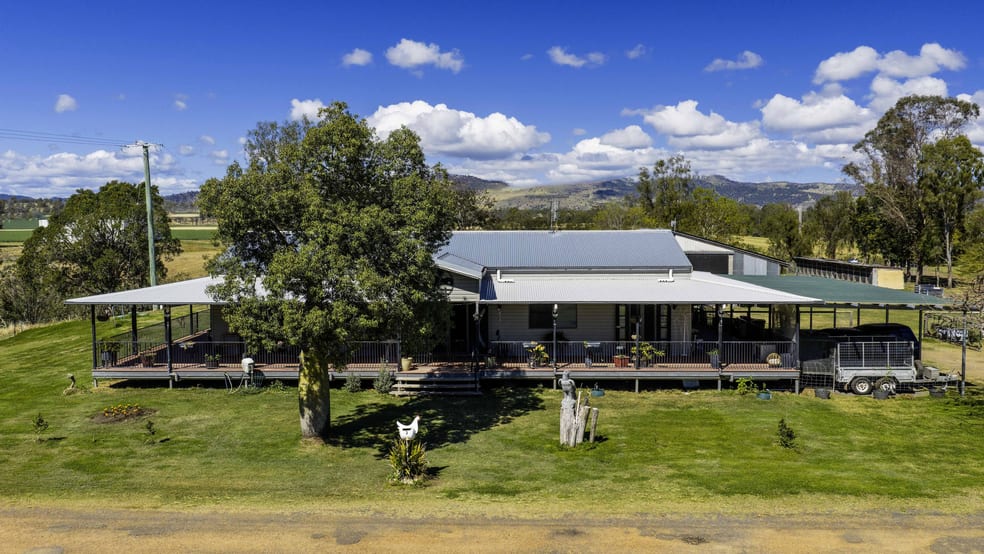 Click to view all images 3 Brassingtons Road Carpendale QLD 4344 - Image 1