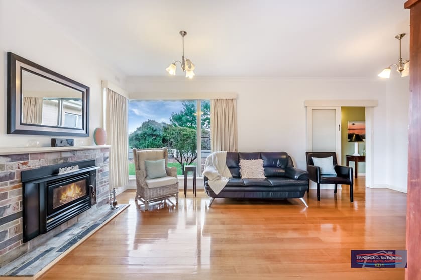 Click to view all images 8 McKean Road Arnold VIC 3551 - Image 3