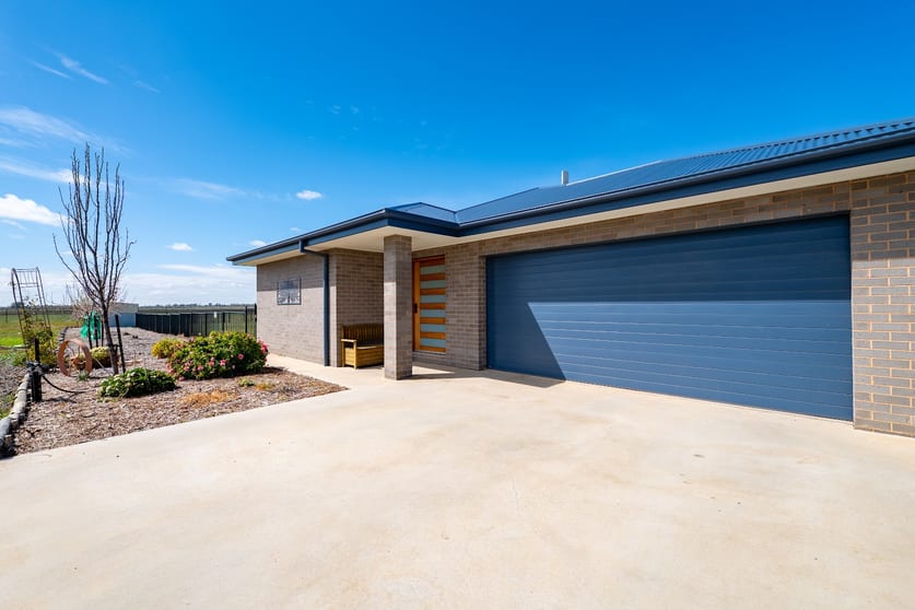 Click to view all images 594 Hamilton Road Bilbul NSW 2680 - Image 3
