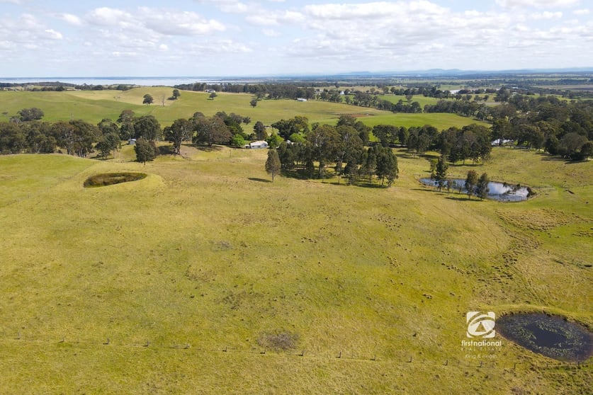 Click to view all images 215 Rosherville Road Metung VIC 3904 - Image 3