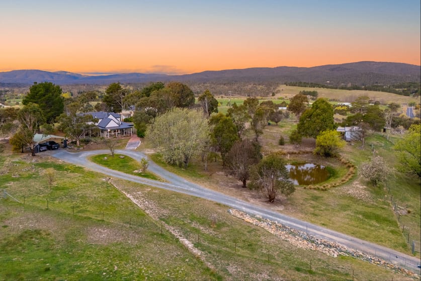 Click to view all images 68 Williamsdale Road Burra NSW 2620 - Image 3
