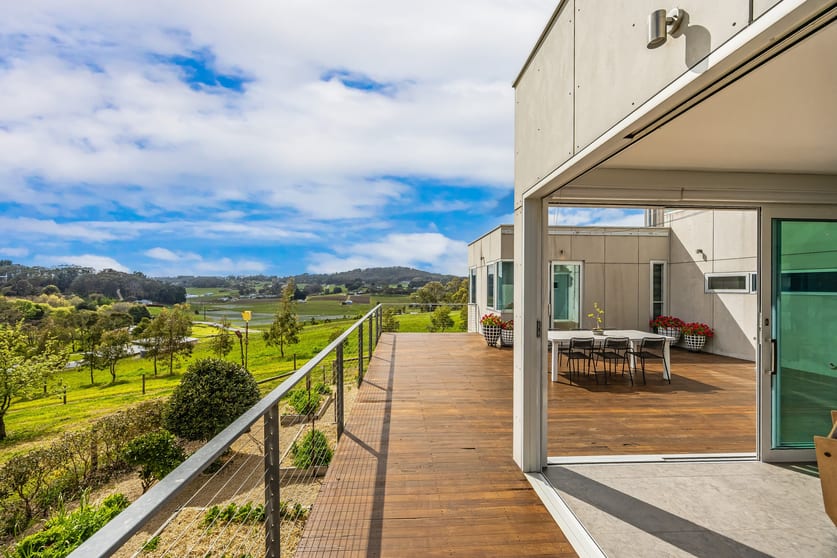 Click to view all images 137 Bonython Road Summertown SA 5141 - Image 2