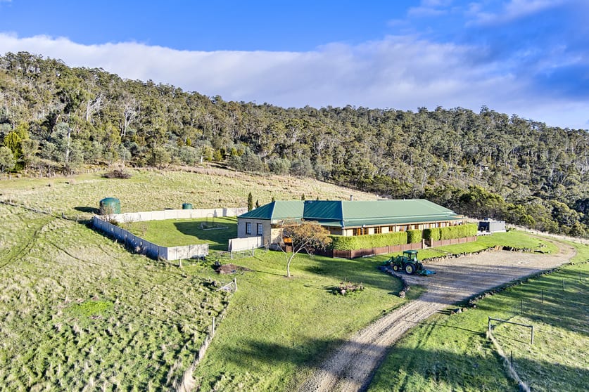 Click to view all images 747 White Kangaroo Road Campania TAS 7026 - Image 3
