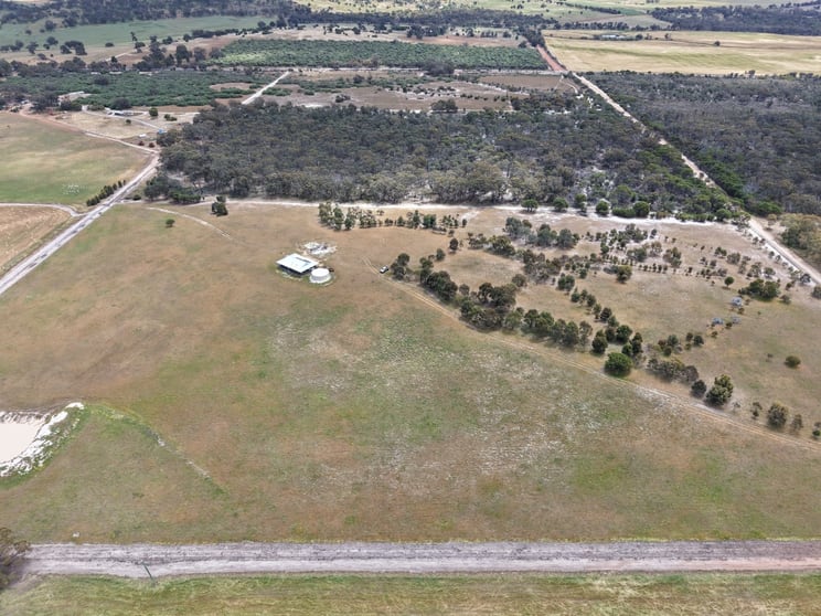 Click to view all images 2038 Westdale Road Dale WA 6304 - Image 3