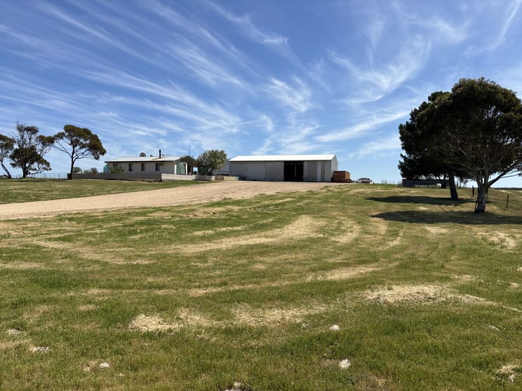 Click to view all images 163 McAskill Road Karkoo SA 5632 - Image 2
