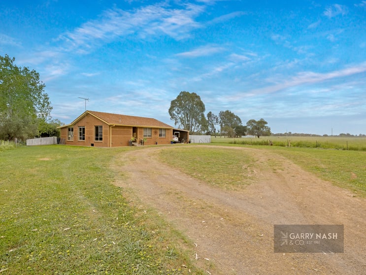 Click to view all images 257 Bourke Road North Wangaratta VIC 3678 - Image 2