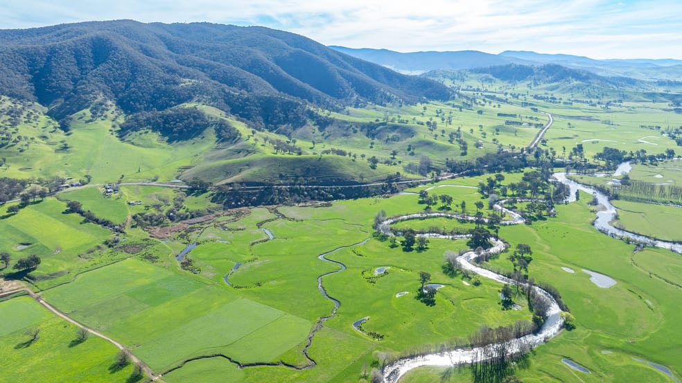 Click to view all images Part 165 Upper Murray Road Towong Upper VIC 3707 - Image 2