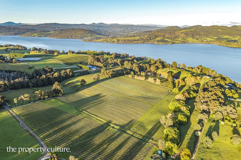Click to view all images 42 Voss Rd Glaziers Bay TAS 7109 - Image 2