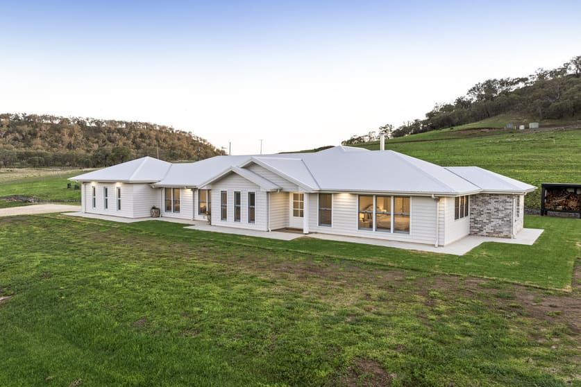 Click to view all images 876 Greenmount Hirstvale Road Ascot QLD 4359 - Image 3