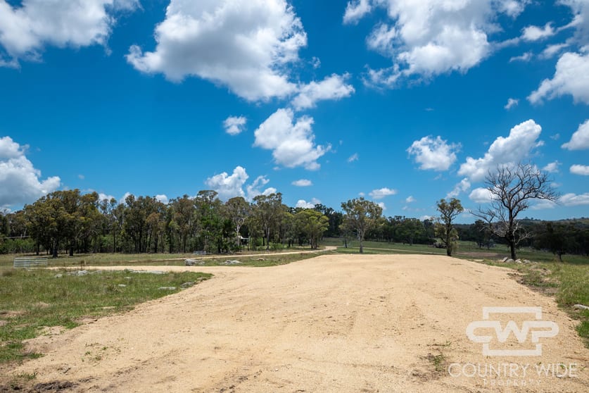 Click to view all images 29 Cemetery Rd Torrington NSW 2371 - Image 3