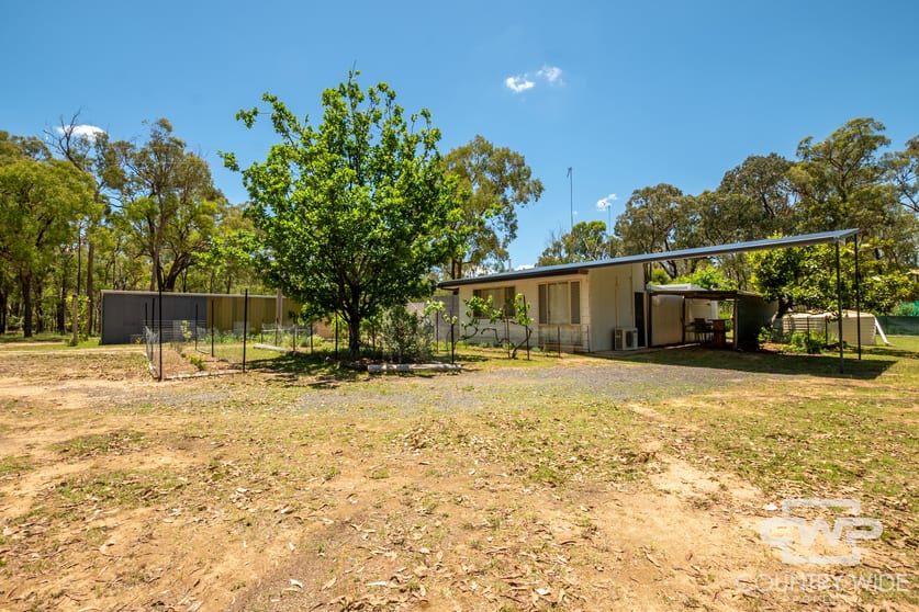 Click to view all images 137 Aberdeen Road Gilgai NSW 2360 - Image 2
