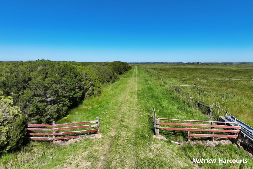 Click to view all images 193 Sparks Road Pound Creek VIC 3996 - Image 2