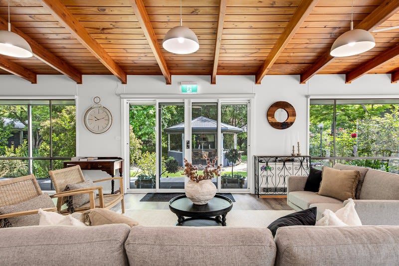 Click to view all images Accommodation & Tourism business for sale in Bright - Image 1