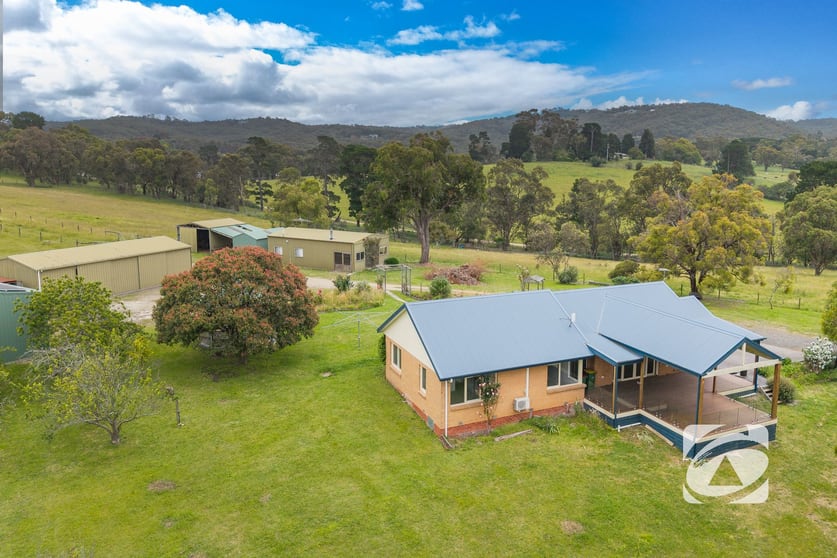 Click to view all images 300 Brown Road Officer VIC 3809 - Image 1