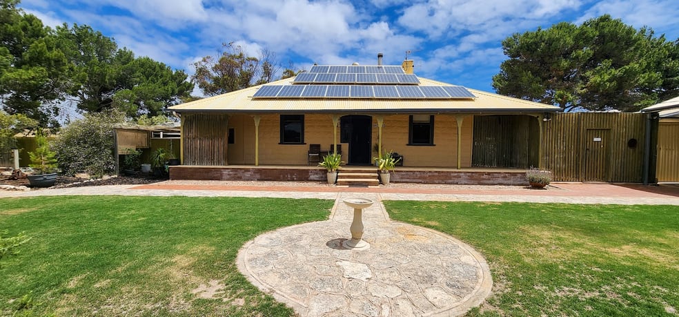 Click to view all images 38 Dodgson Drive Streaky Bay SA 5680 - Image 1