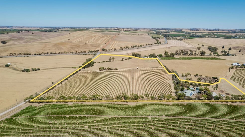 Click to view all images 32 Hean Rd Auburn SA 5451 - Image 2