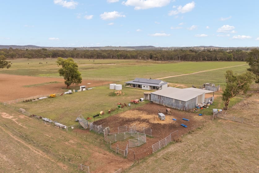 Click to view all images 35 Beryl Road Gulgong NSW 2852 - Image 1