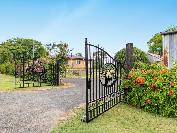 Click to view all images 33 Heise Road Hatton Vale QLD 4341 - Image 3